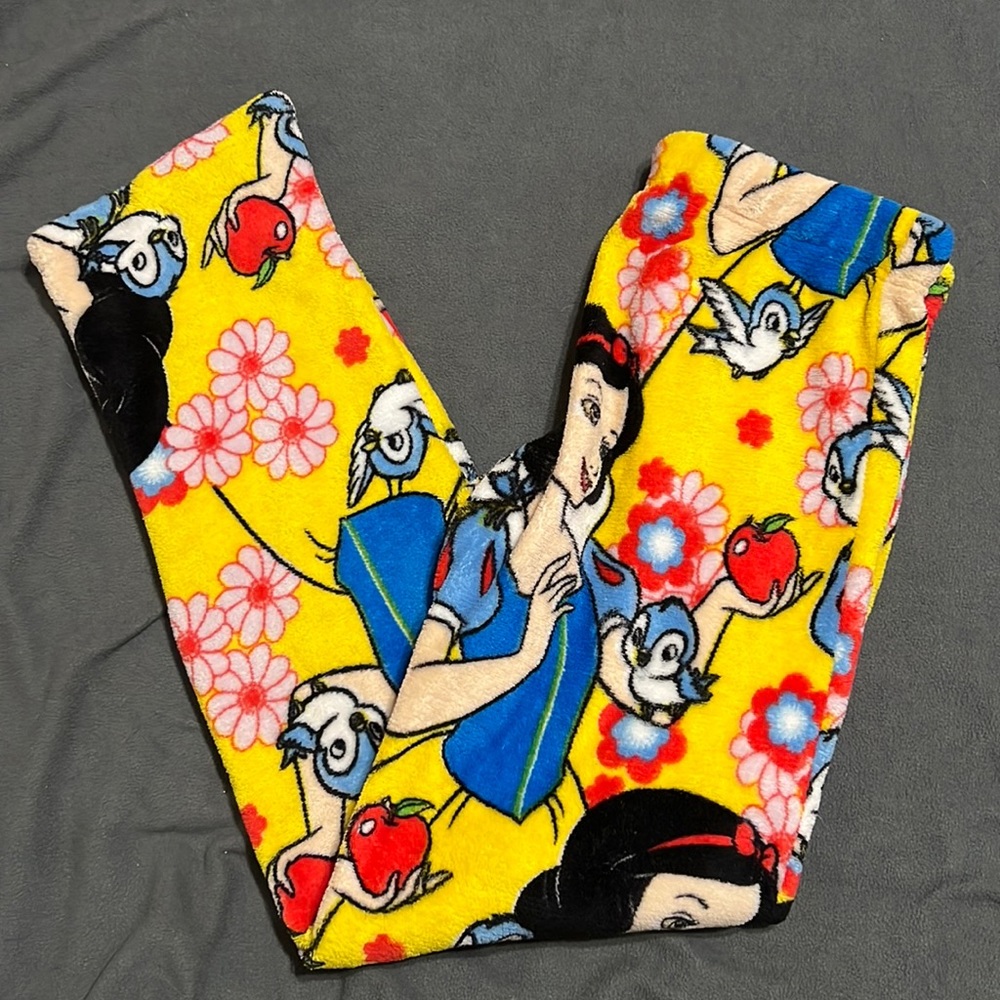 Snow White pajama pants.